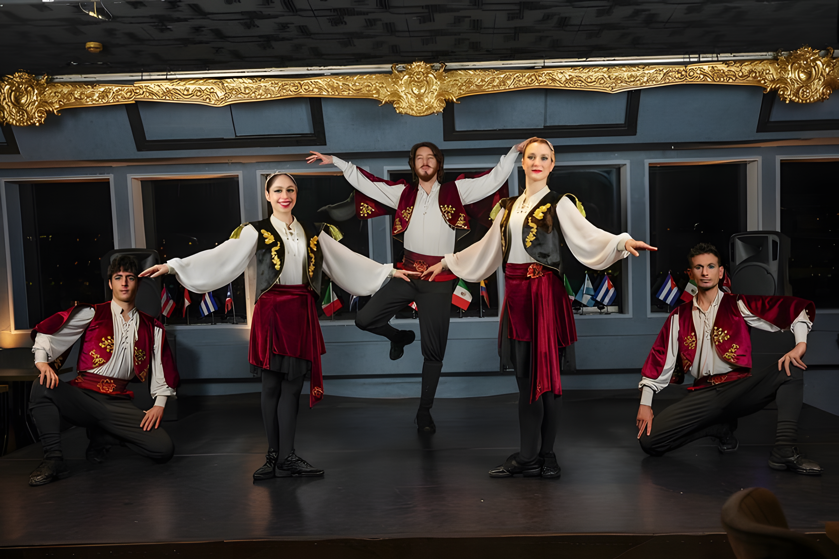 Bosphorus Cruise : BOSPHORUS DINNER CRUISE & TURKISH NIGHT SHOW (PREMIUM VIP TABLE WITH VIP MENU)