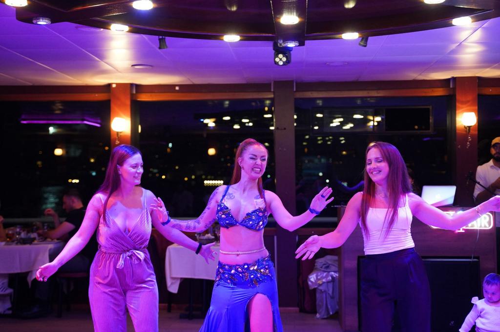 BOSPHORUS DINNER CRUISE & TURKISH NIGHT SHOW (STANDARD TABLE WITH ALCOHOL) 
